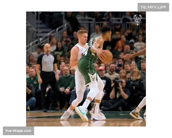 从落后25分到逆转:尼克斯击败雄鹿的战术调整之路